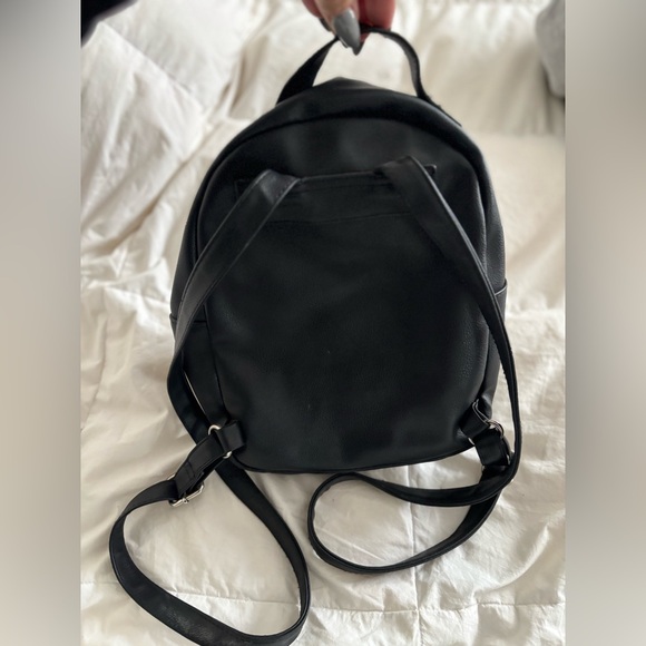 Leopard Backpack - Picture 2 of 2